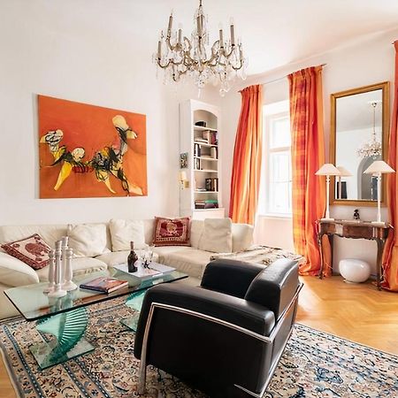Apartamento Imperial Gem . Flamboyant Studio . Heart Of Viena Exterior foto
