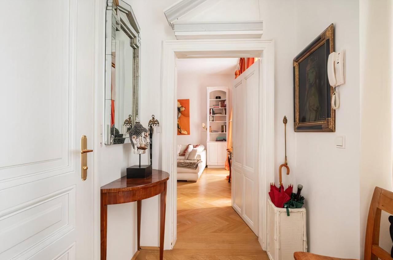 Apartamento Imperial Gem . Flamboyant Studio . Heart Of Viena Exterior foto