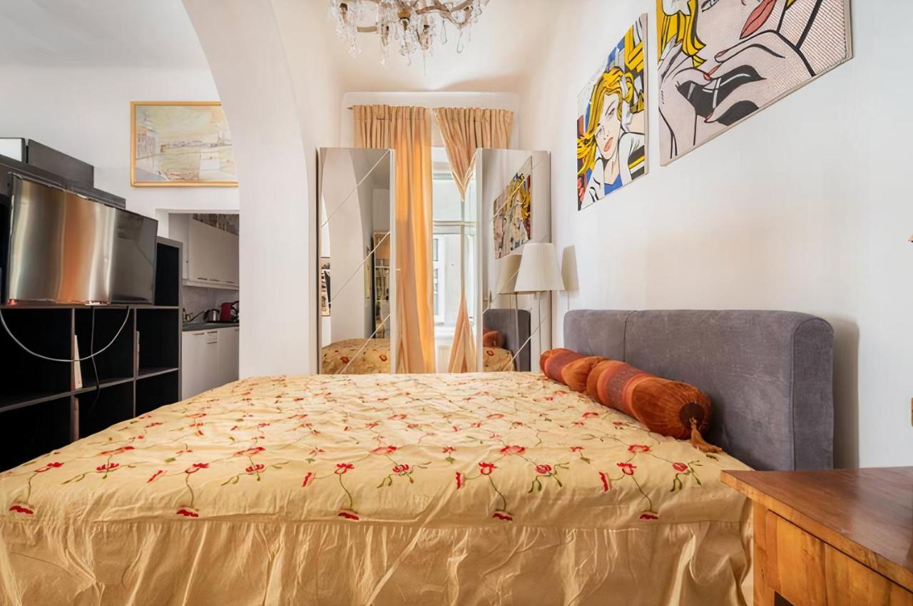 Apartamento Imperial Gem . Flamboyant Studio . Heart Of Viena Exterior foto